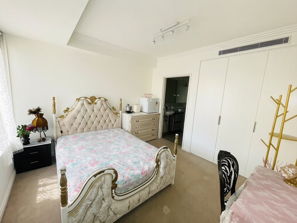 2 rooms in a share house in Epping